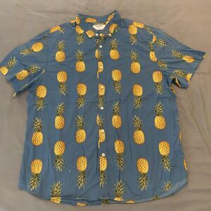 Old Navy Shirt Mens XL Blue Pineapple Print Short Sleeve Button Up Casual Summer